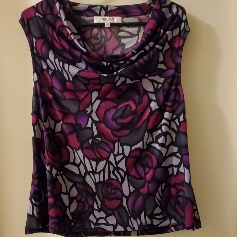 Sleeveless blouse
